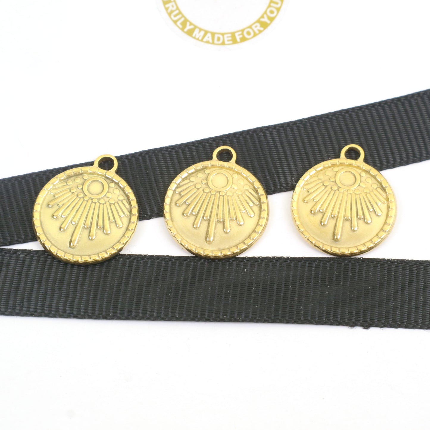 Gold Steel - Light Pendant 20mm Around 4pcs